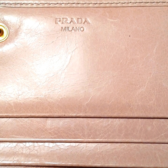 💝PRADA VITELLO SHINE CONTINENTAL LEATHER WALLET - Picture 12 of 15